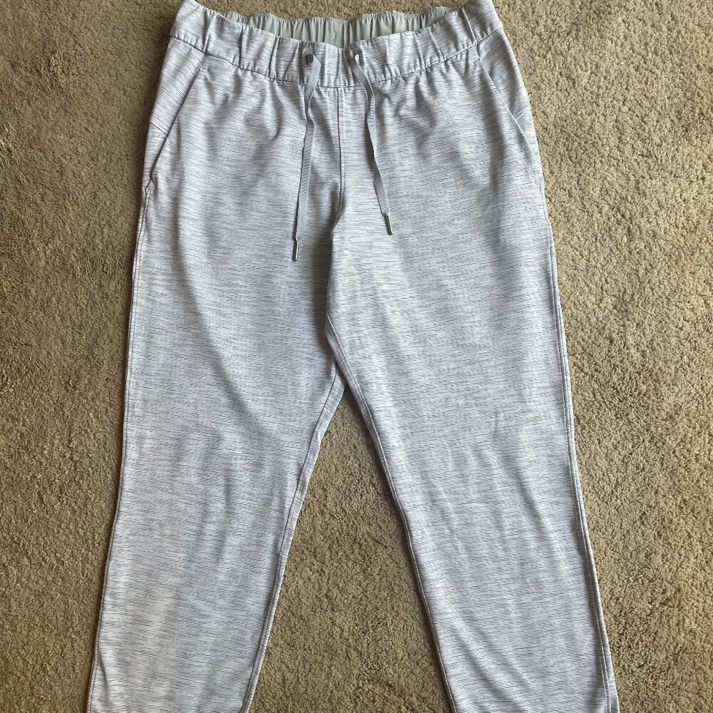 Lululemon Stretch High Rise 7/8 Length Pant 25"  White/ Grey